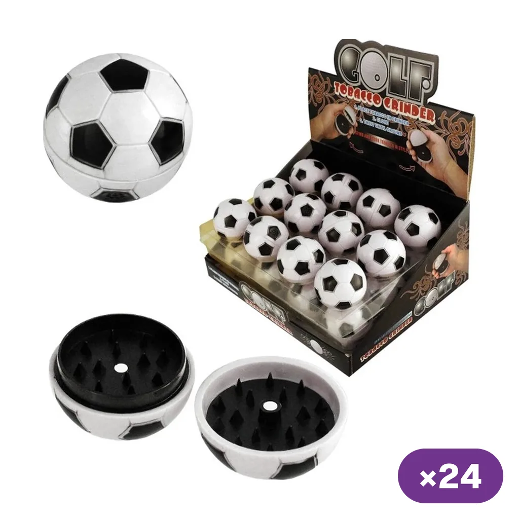 Grinder con forma de balón de fútbol, cerrado y abierto para mostrar sus dientes, junto a un expositor con varias unidades y el rótulo ×24.