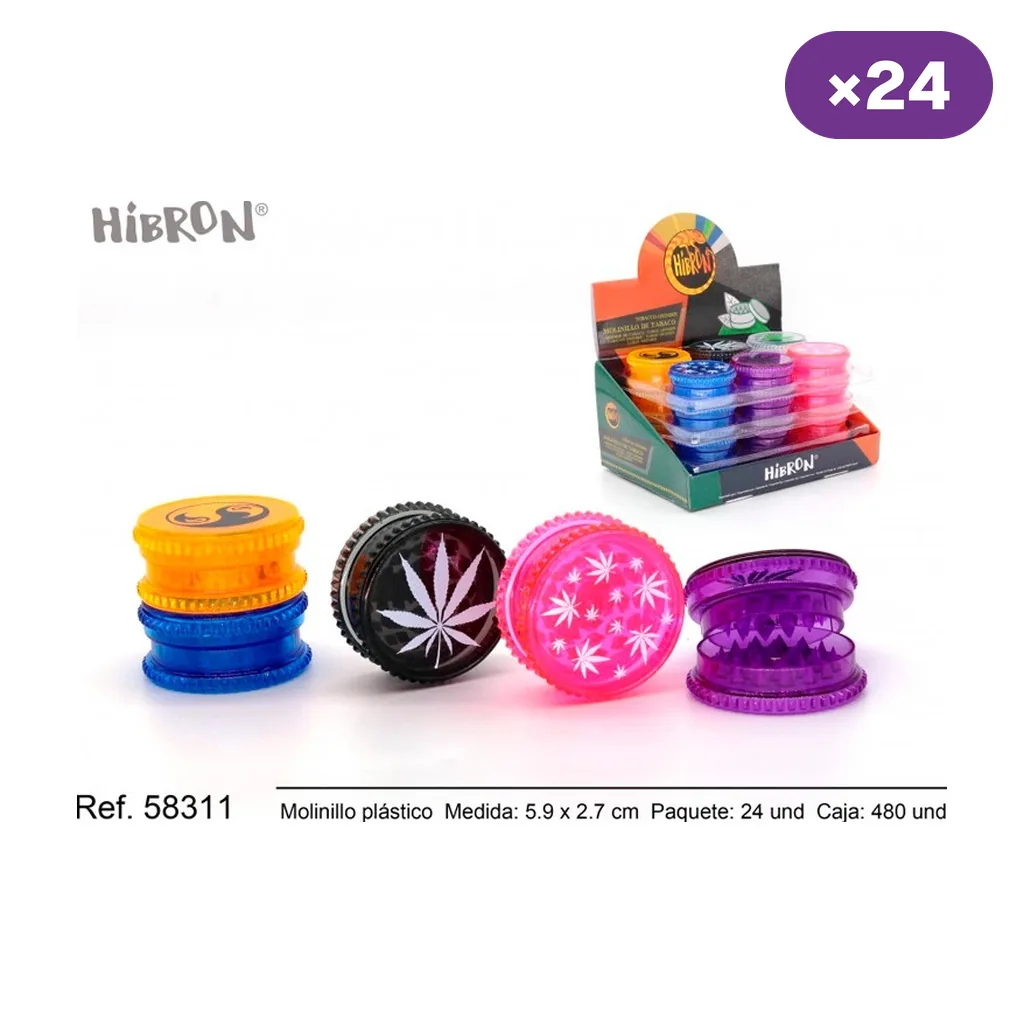 Grinders Hibron en varios colores, con tapas decoradas con hojas de cannabis, uno abierto mostrando los dientes y un expositor al fondo. Grinders Hibron en varios colores, con tapas decoradas con hojas de cannabis, uno abierto mostrando los dientes y un expositor al fondo.