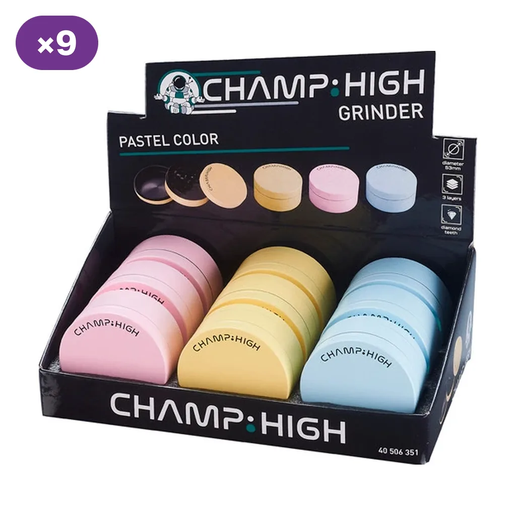 Expositor de grinders Champ High en tonos pastel rosa, amarillo y azul, con ilustraciones de sus piezas en la cabecera.
