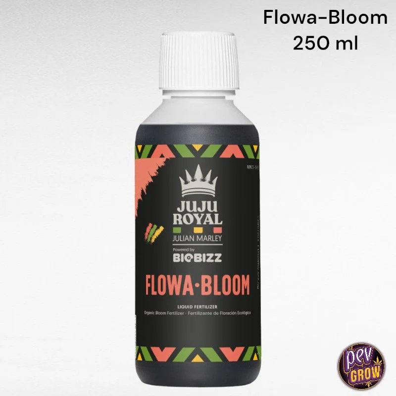 Botella de Juju Royal Flowa Bloom de BioBizz con tapón blanco y etiqueta negra con detalles verdes, amarillos y rojos; texto de 250 ml. Botella de Juju Royal Flowa Bloom de BioBizz con tapón blanco y etiqueta negra con detalles verdes, amarillos y rojos; texto de 250 ml.