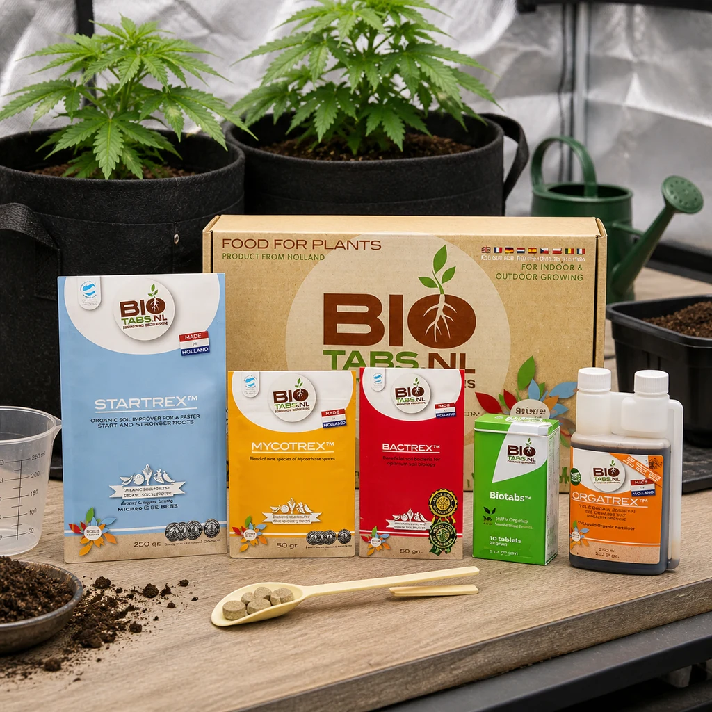 BioTabs Starter Pack con envases de Startrex, Mycotrex, Bactrex, Biotabs y Orgatrex sobre una mesa, con plantas en macetas al fondo.