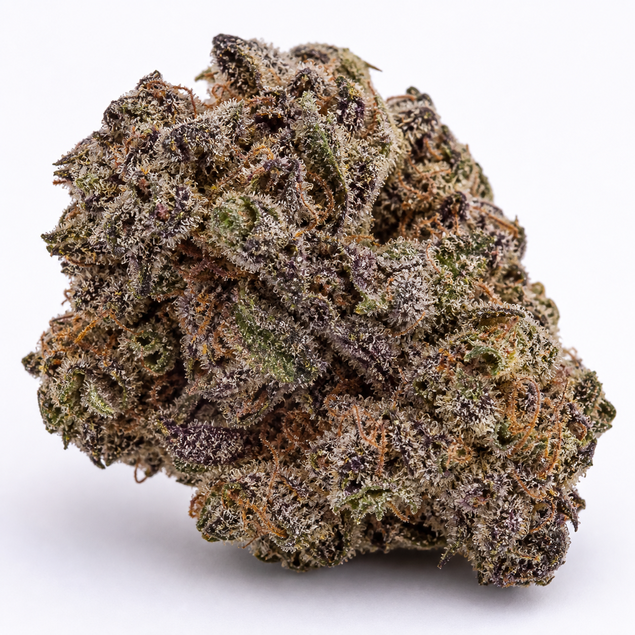 Cogollo de Kryptonite Auto de Pyramid Seeds en primer plano, con tonos verdes y morados, filamentos anaranjados y abundantes tricomas.