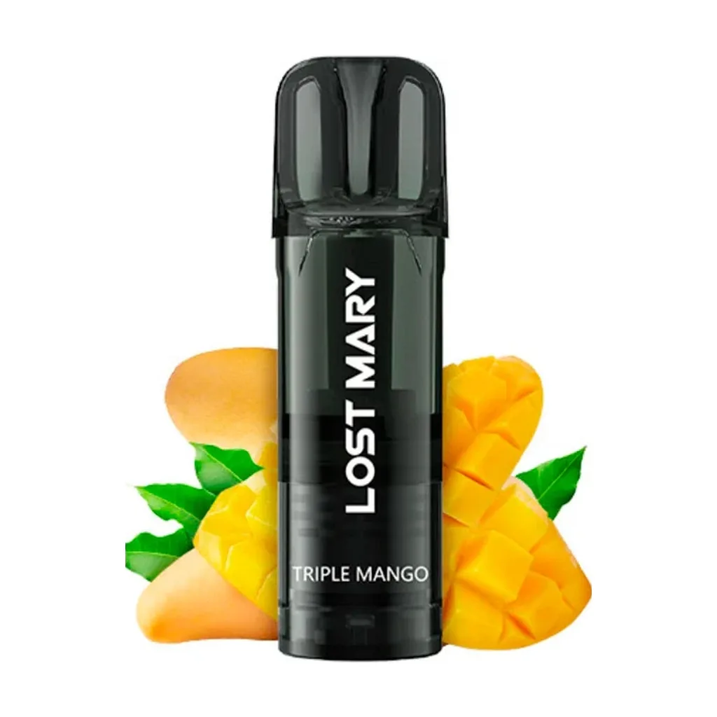 Vapeador Lost Mary Triple Mango de cuerpo oscuro y boquilla translúcida, con mangos cortados y hojas verdes detrás sobre fondo blanco.