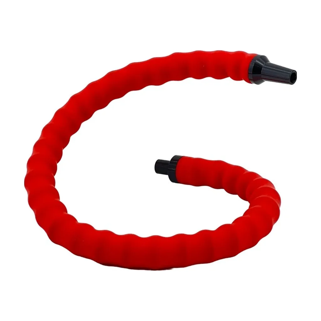 Manguera de silicona Gamer roja, curvada en espiral abierta, con superficie ondulada y conectores negros en los extremos.