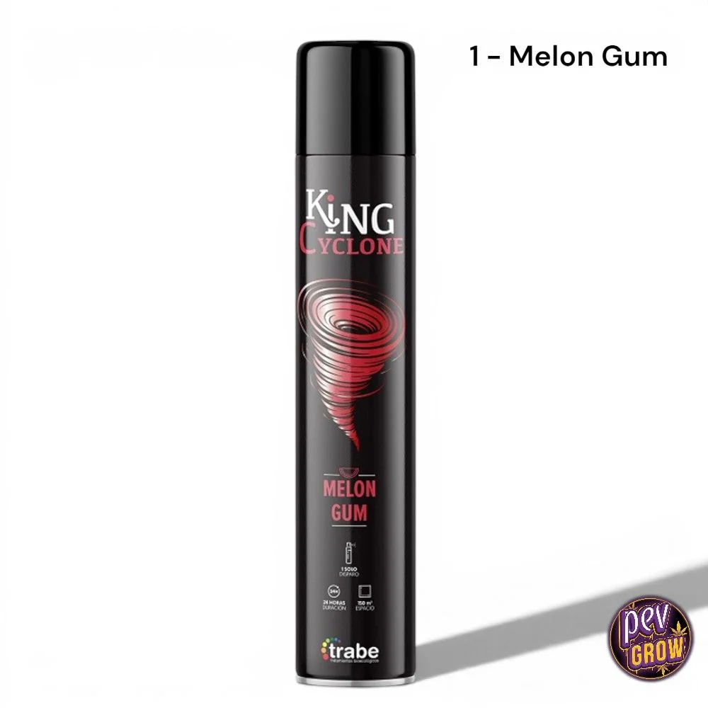 Bote negro de ambientador King Cyclone de Trabe, variante Melon Gum, con un remolino rojo en la etiqueta sobre fondo blanco.