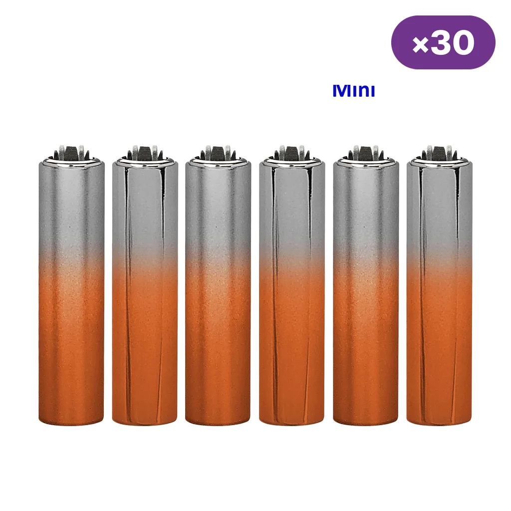Encendedores Clipper Mini Orange Gradient alineados sobre fondo blanco, con acabado degradado de plateado a naranja y distintivo «×30».