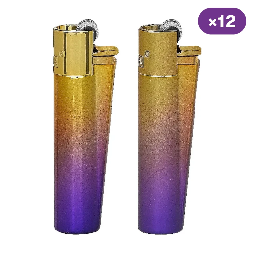 Encendedores Clipper con degradado de dorado a violeta, mostrados con acabados brillante y mate y un distintivo de doce unidades.