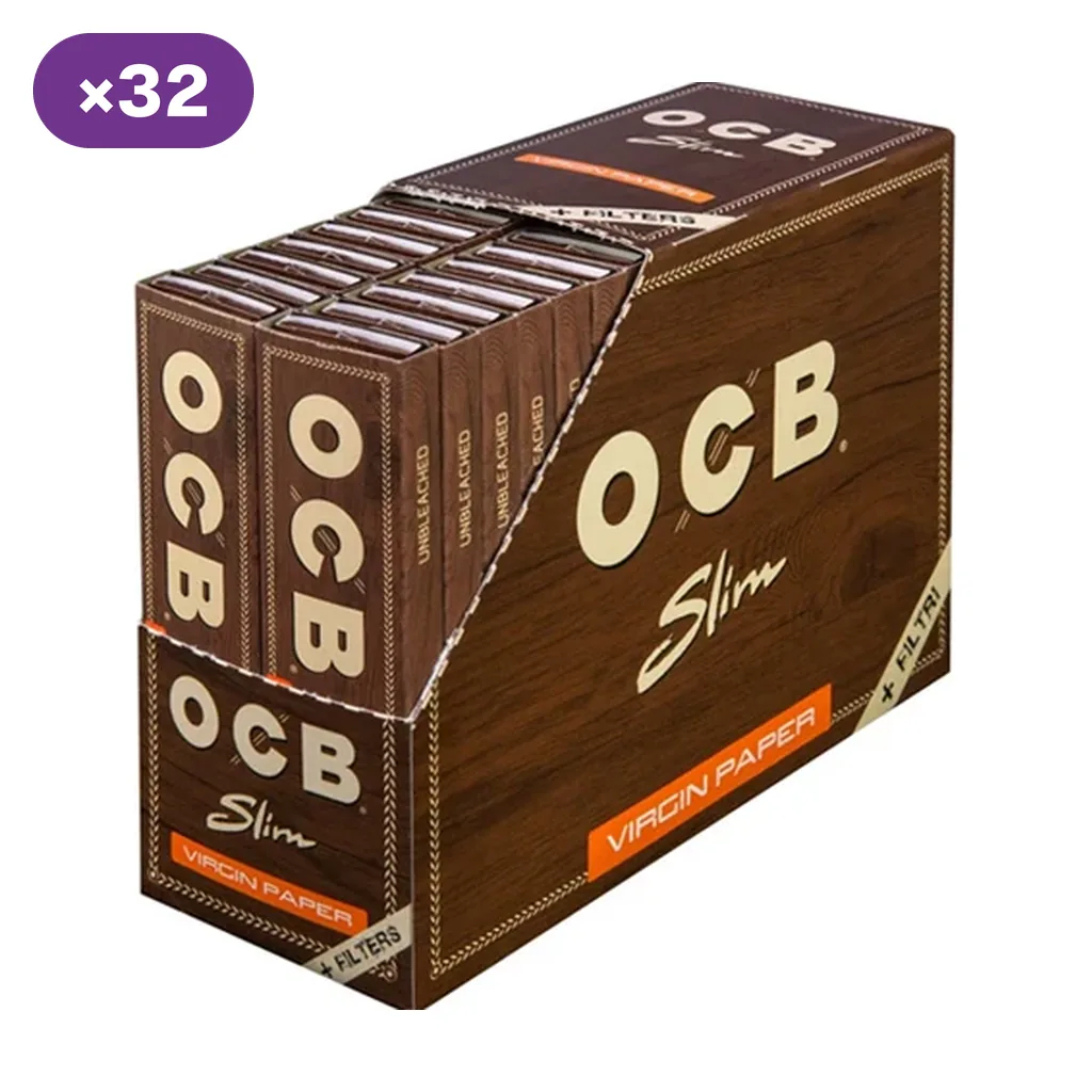 Expositor marrón de OCB Slim Virgin Paper con varios librillos de papel y filtros, y distintivo de 32 unidades.