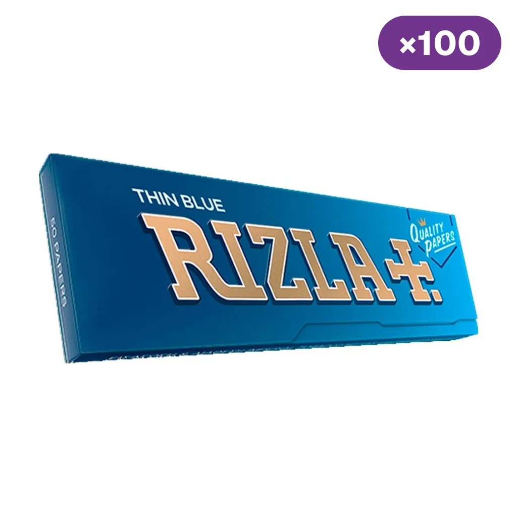 Librito azul de papel de fumar Rizla+ con las inscripciones Thin Blue y Quality Papers, sobre fondo blanco y con indicación de ×100.