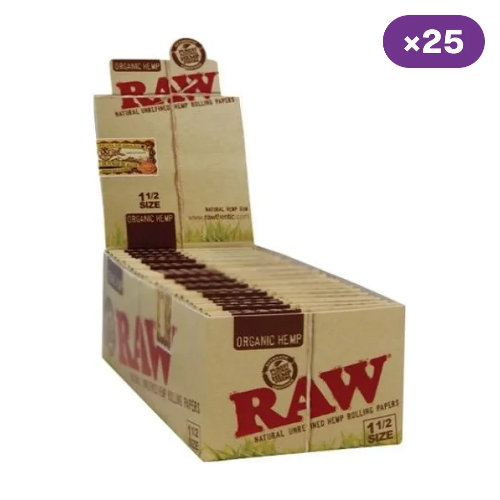 Caja expositora RAW Organic Hemp 1 1/2 abierta, con varias unidades de papel de liar y distintivo de 25 unidades. Caja expositora RAW Organic Hemp 1 1/2 abierta, con varias unidades de papel de liar y distintivo de 25 unidades.
