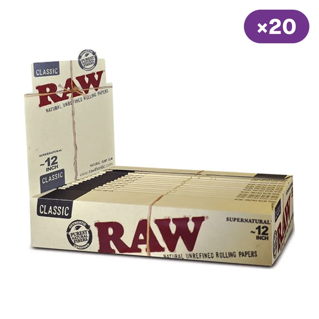Expositor de papel de liar RAW Classic Supernatural con varios librillos beige, logotipo granate y distintivo de 20 unidades.