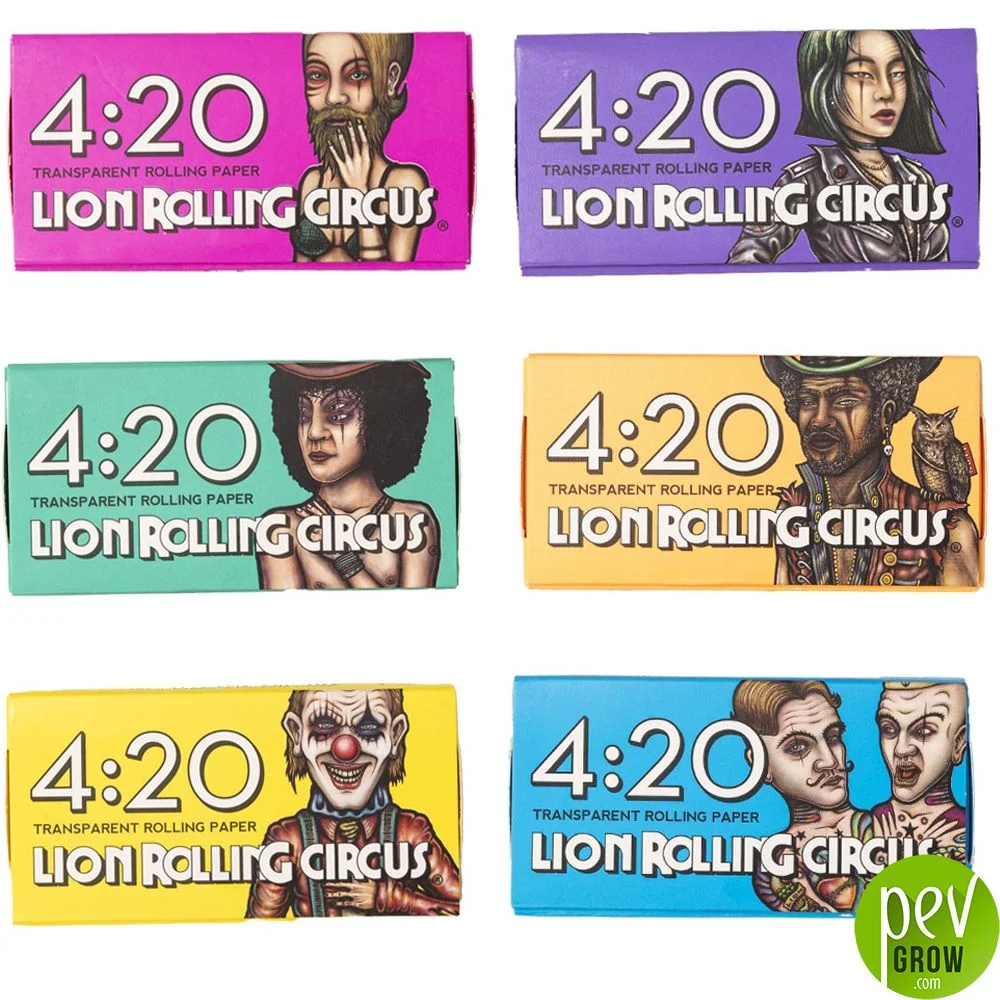 Selección de libritos de papel transparente Lion Rolling Circus 4:20, con fondos de distintos colores y personajes ilustrados.