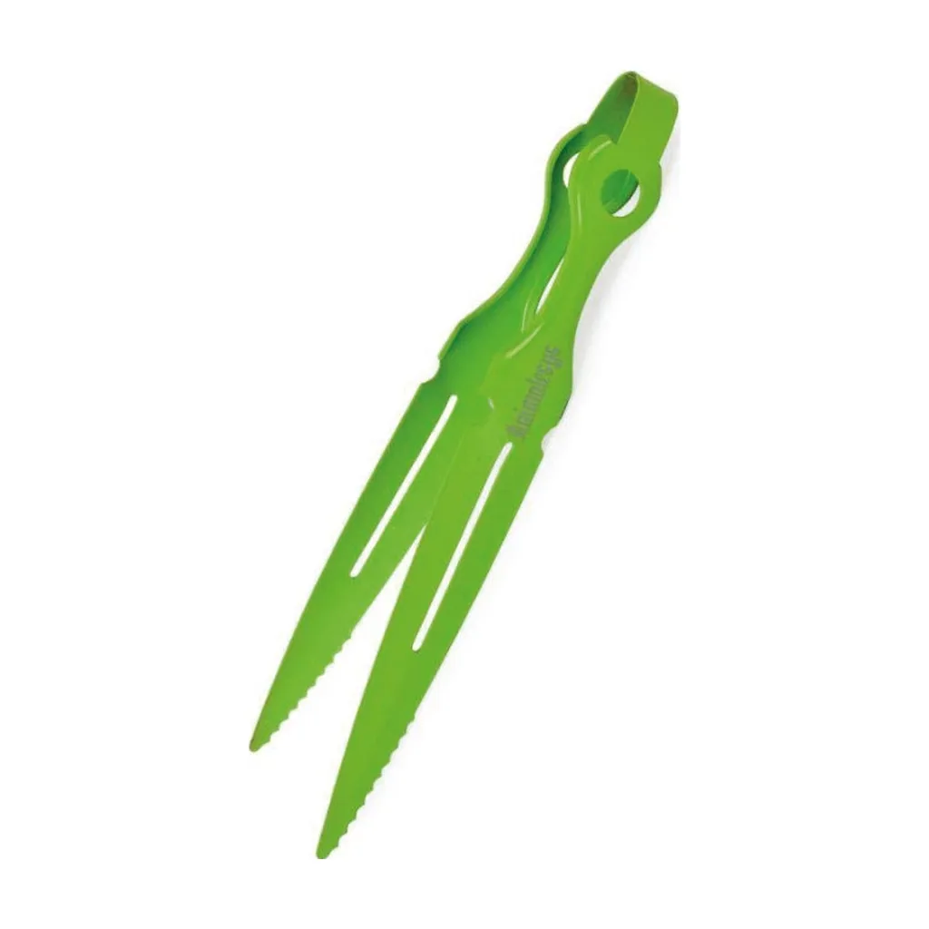 Pinzas verdes para cachimba Animalesys, dispuestas en diagonal, con ranuras alargadas, puntas dentadas y un orificio cerca del extremo superior.