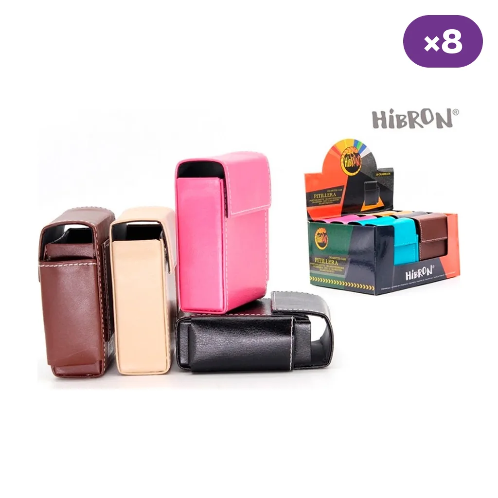 Selección de pitilleras Hibron en marrón, beige, rosa y negro, con compartimento para mechero, junto a un expositor con indicación de 8 unidades.