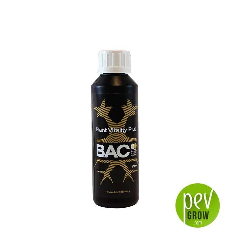 Botella negra de Plant Vitality Plus BAC de 250 ml, con tapón blanco y motivos dorados en la etiqueta, sobre fondo blanco. Botella negra de Plant Vitality Plus BAC de 250 ml, con tapón blanco y motivos dorados en la etiqueta, sobre fondo blanco.