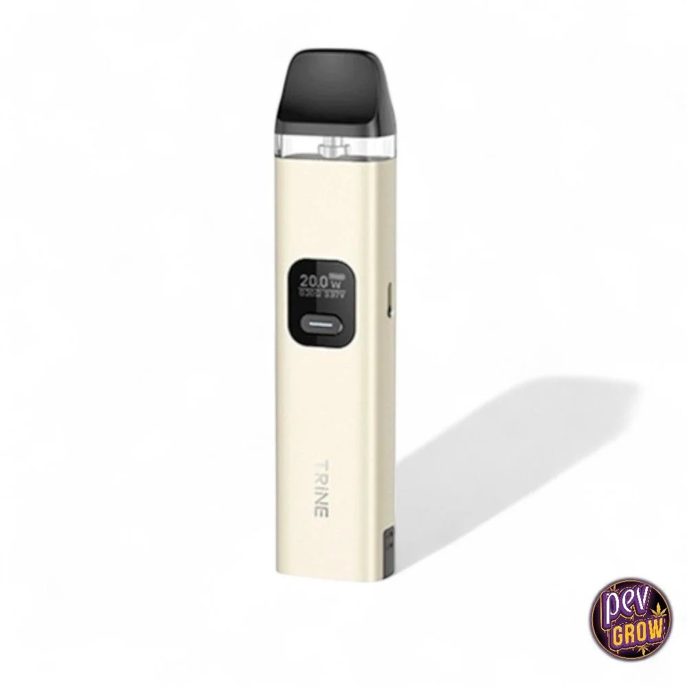 Pod Innokin Trine de color crema, en posición vertical, con boquilla negra, depósito transparente y pantalla frontal con botón.