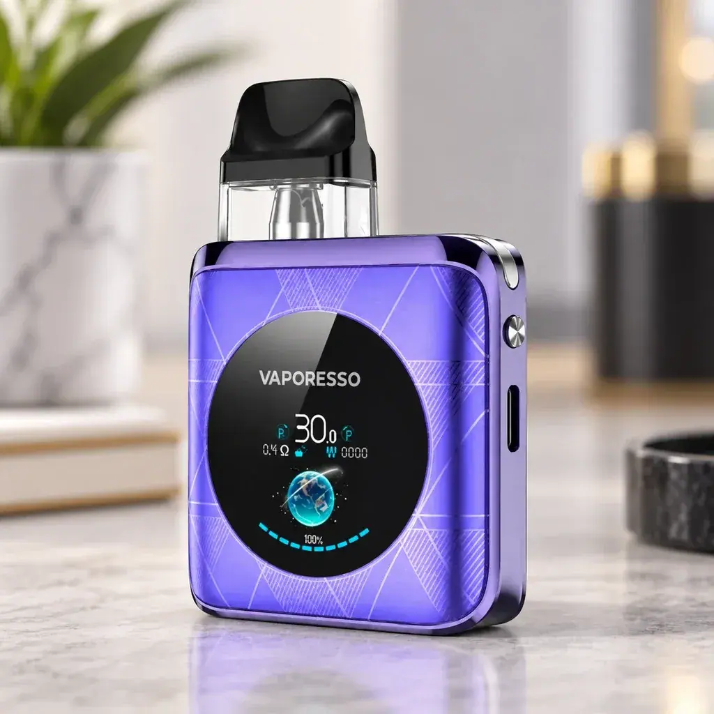 Vaporesso Xros 4 Nano Purple de pie sobre una encimera, con cuerpo violeta, pantalla circular y depósito transparente con boquilla negra.