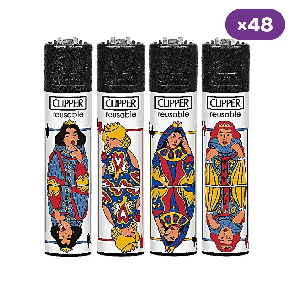 Selección de encendedores Clipper Poker Games 2 con distintas figuras de cartas, cuerpos blancos y cabezales negros; distintivo de 48 unidades.