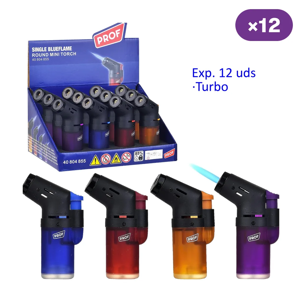 Selección de encendedores turbo mini torch Prof en azul, rojo, naranja y morado, junto a un expositor rotulado con 12 unidades.