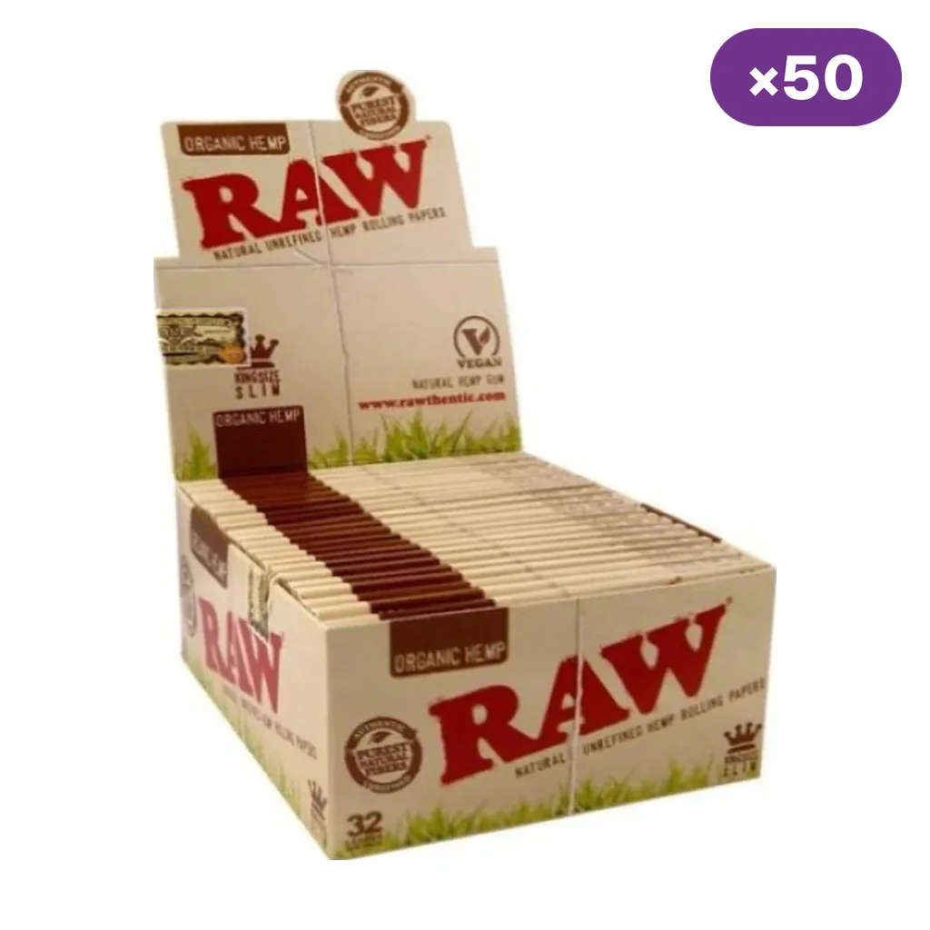 Caja expositora abierta de papel RAW Organic Hemp King Size Slim, con libritos alineados y distintivo «×50» en la esquina superior.