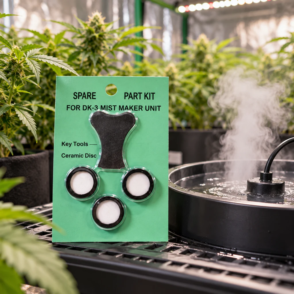Kit de repuesto DK-3 con discos cerámicos y herramienta en un blíster verde, junto a un recipiente con agua y una nube de niebla.
