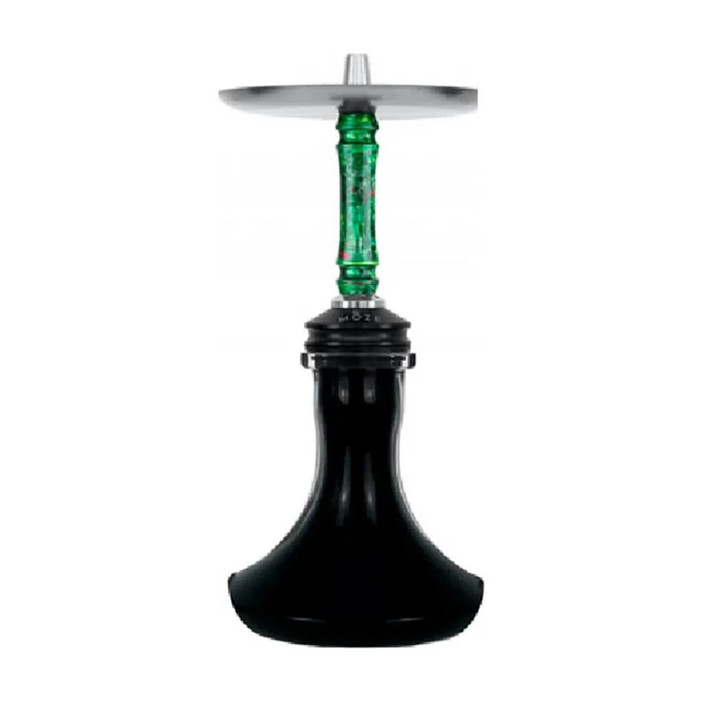 Shisha Moze Breeze con base negra ensanchada, mástil verde y plato plateado, sobre fondo blanco y sin manguera visible.