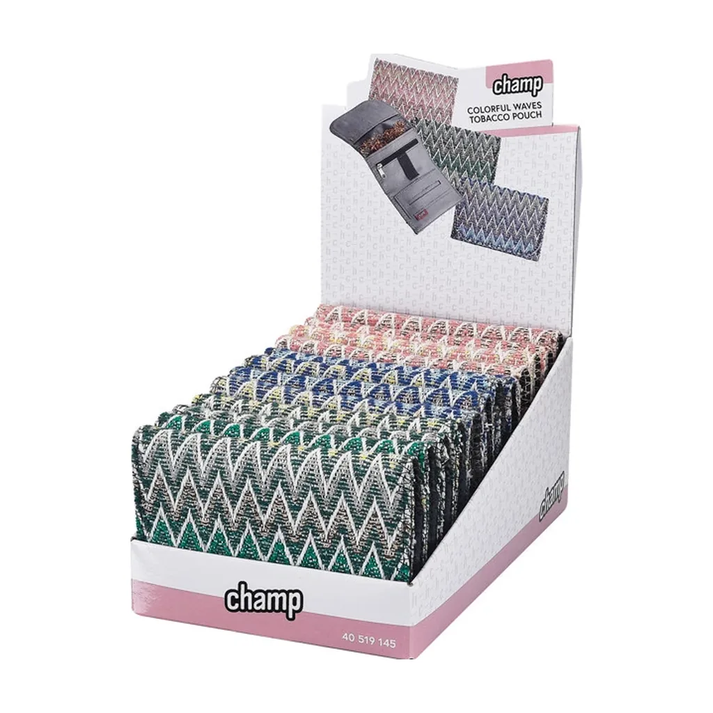 Expositor de tabaqueras Champ con estampado de ondas en distintos colores; el cartel muestra una tabaquera abierta.
