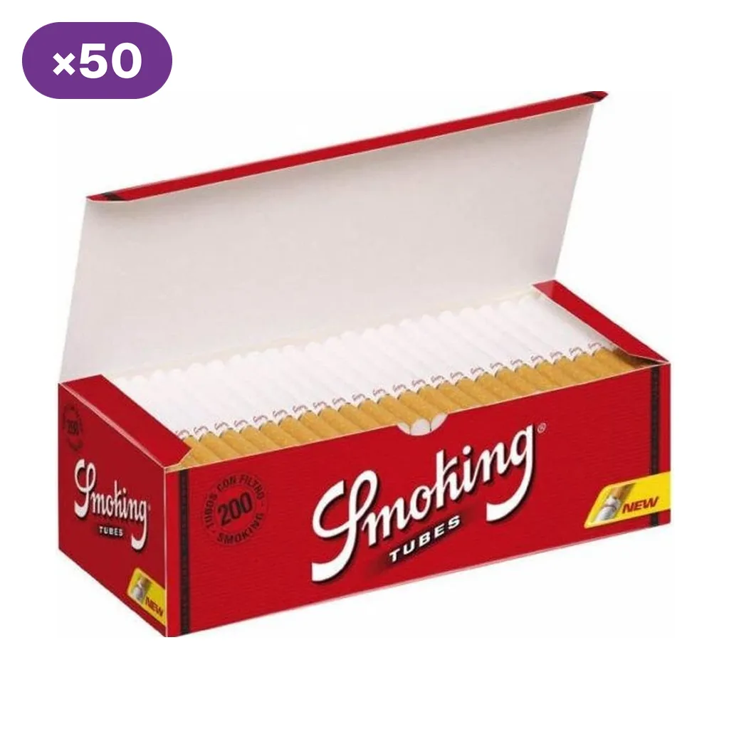 Caja roja Smoking Tubes abierta con filas de tubos blancos con filtro beige, la cifra 200 impresa y un distintivo «por 50».